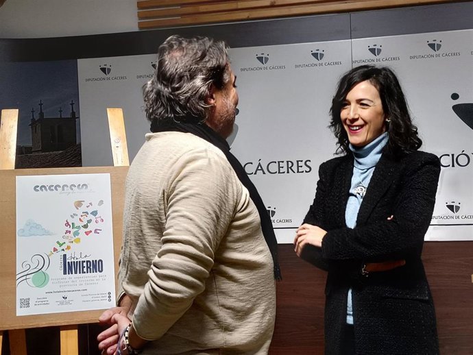 La diputada provincial Esther Gutiérrez y Gabriel Saez de la empresa Légola