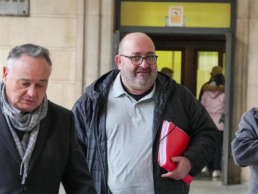 Llegada a la Audiencia Provincial de Juan Francisco Trujillo,  exchófer del exdirector de Trabajo Francisco Javier Guerrero