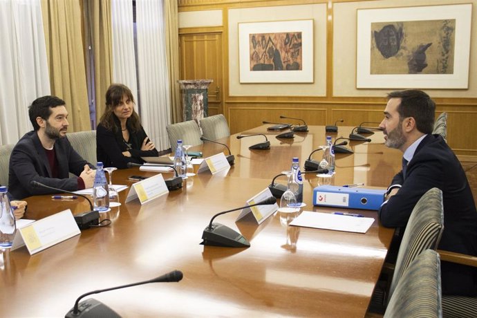 El consejero de Turismo, Comercio y Consumo del Gobierno Vasco, Javier Hurtado, se ha reunido en Madrid con el ministro de Derechos Sociales, Consumo y Agenda 2030, Pablo Bustinduy
