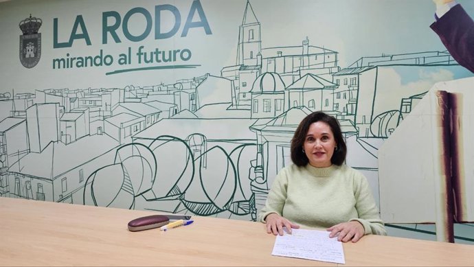 La concejala de Empleo y Formación de La Roda, María Ángeles García.