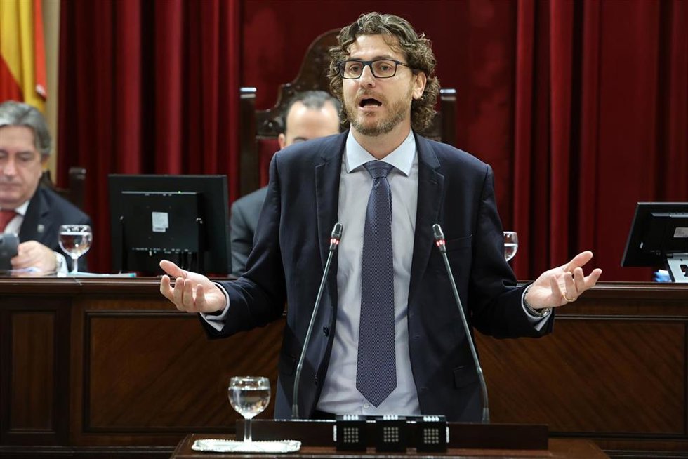 El portavoz del PP en el Parlament, Sebasti Sagreras, en una intervención en el Parlament, a 19 de diciembre de 2023. 
