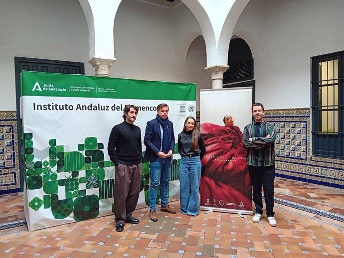 El Instituto Andaluz Del Flamenco Ha Acogido La Presentación Del Nuevo Espectáculo De La Coreógrafa Y Bailaora Sevillana Paula Comitre, 'Aprs Vous, Madame', Que Se Estrenará La Próxima Semana En El Festival De Flamenco De Nmes, En Francia.