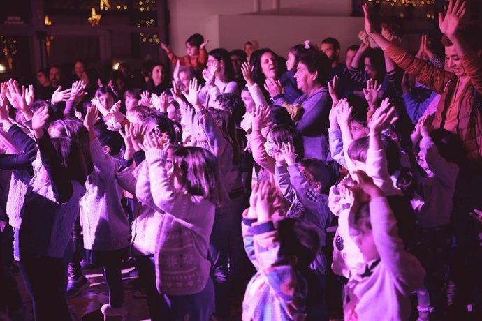 Pequeños y mayores asisten a las actividades navideñas del Port de Tarragona