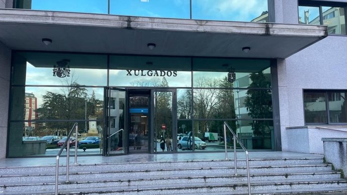 Imagen del Juzgado de lo contencioso-administrativo de Lugo que este jueves ha acogido el juicio de la hermana de una mujer asesinada por su pareja en Becerreá, en 2016, contra la Casa da Muller de Lugo. En Lugo, a 11 de enero de 2024.