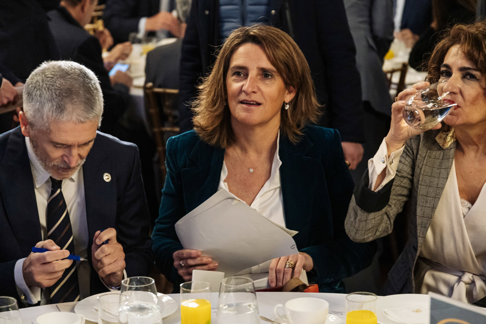 (I-D) El ministro de Interior, Fernando Grande-Marlaska; la vicepresidenta Tercera del Gobierno y Ministra para la Transición Ecológica y el Reto Demográfico, Teresa Ribera y la vicepresidenta Primera María Jesús Montero,