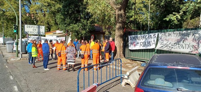 Trabajadores de la grúa municipal en asamblea