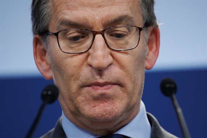 Archivo - El líder del PP, Alberto Núñez Feijóo, durante una rueda de prensa, en la sede del PP, a 20 de diciembre de 2022, en Madrid (España).