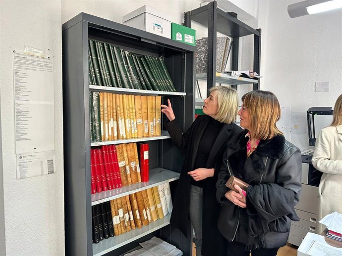 La consellera de Justicia e Interior, Elisa Núñez, visita el Juzgado de Paz de Chiva (Valencia)