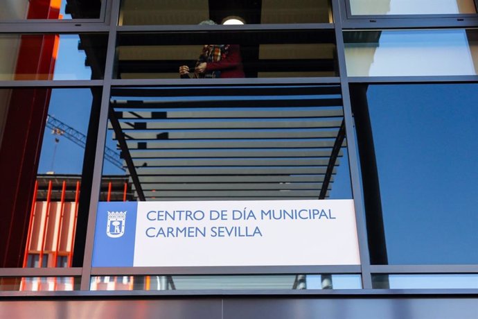 Centro de día Carmen Sevilla en el Ensanche de Vallecas