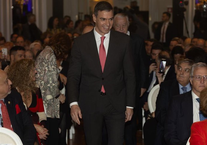 El presidente del Gobierno, Pedro Sánchez, a su llegada a la segunda y última jornada de la XIV edición de Spain Investors Day, en el Hotel Mandarin Oriental Ritz, a 11 de enero de 2024, en Madrid (España). Spain Investors Day (SID) es un foro profesion