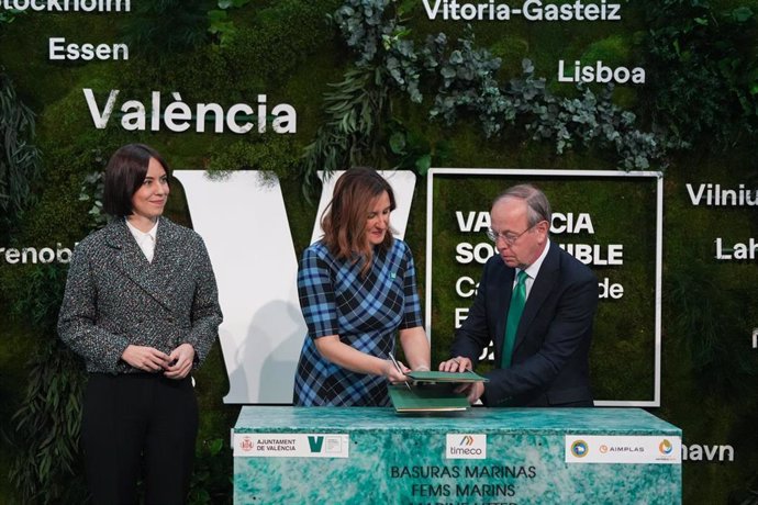 Imagen de la firma de la Carta de Intenciones de la Capitalidad Verde Europea de València 2024.