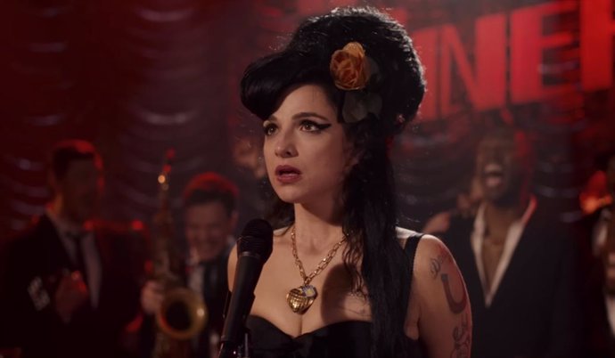 Marisa Abela se convierte en Amy Winehouse en el tráiler del biopic Back to Black