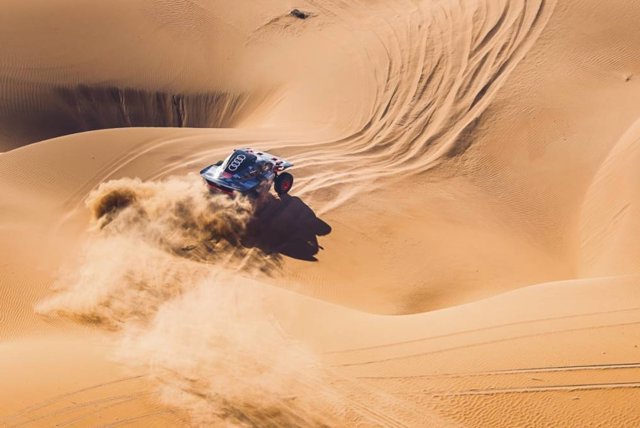 El piloto español Carlos Sainz (Audi) en el Rally Dakar 2024