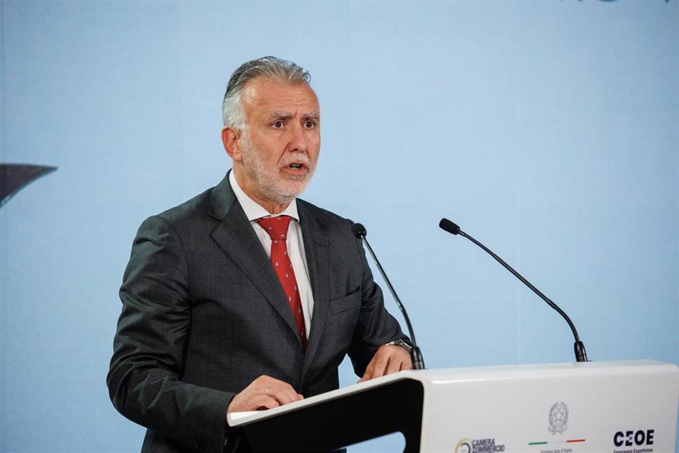 Archivo - El ministro de Política Territorial y Memoria Democrática, Ángel Víctor Torres.