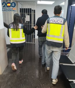 Detienen por simulación de delito a un hombre que denunció a una mujer por quedarse un décimo premiado.