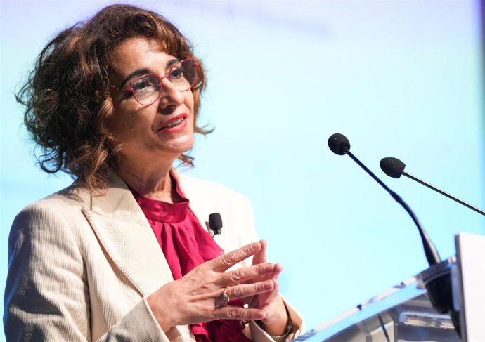 La vicepresidenta primera del Gobierno y ministra de Hacienda, la andaluza María Jesús Montero, durante su participación en los Encuentros SER, a 12 de enero del 2024 en Sevilla (Andalucía, España)