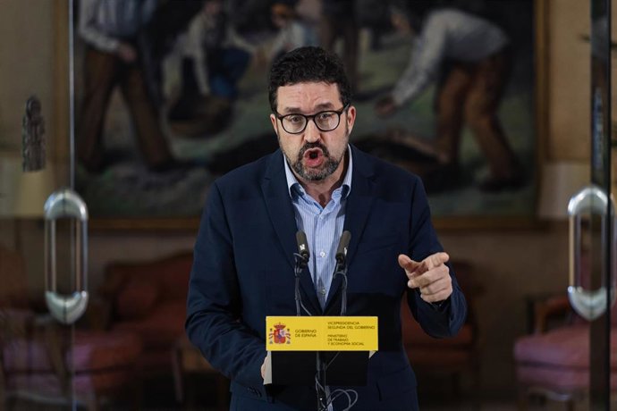 El secretario de Estado de Trabajo, Joaquín Pérez Rey, en su comparecencia para anunciar la subida del SMI de 2024