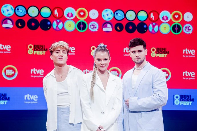 El grupo Mantra durante una rueda de prensa para presentar las canciones participantes del Benidorm Fest 2024.