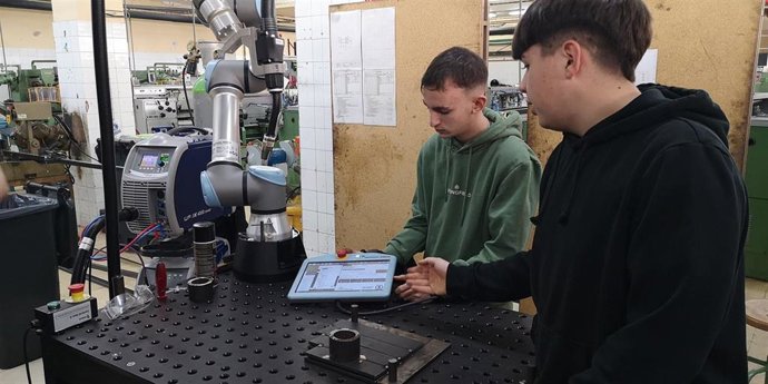 Archivo - Alumnos de FP del IES Politcnic de Palma.