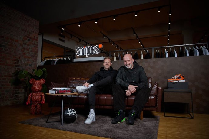 Dennis Schrder se convierte en el nuevo CEO de SNIPES SE. Sven Voth seguirá en la empresa como fundador hasta finales de 2025  