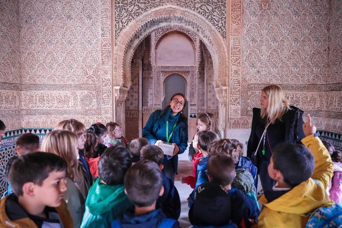 Imagen de 'La Alhambra educa'