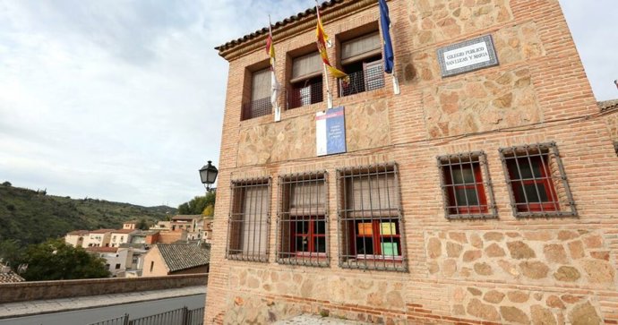 Archivo - Fachada del Colegio San Luca y María