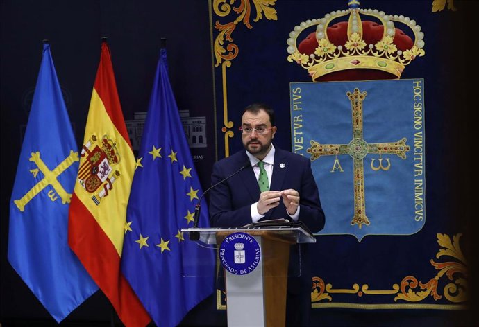 El presidente del Principado de Asturias, Adrián Barbón