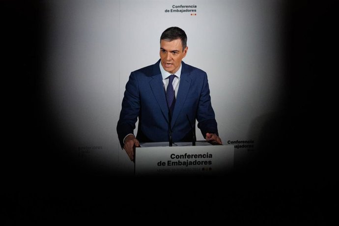 El presidente del Gobierno, Pedro Sánchez, inaugura la VIII Conferencia de Embajadores, en la sede del Ministerio de Asuntos Exteriores, Unión Europea y Cooperación, a 10 de enero de 2024, en Madrid (España). 
