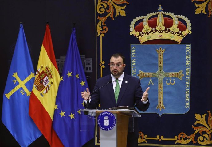 El presidente del Principado de Asturias, Adrián Barbón