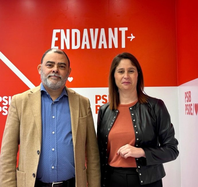 La diputada socialista por Baleares en el Congreso, Milena Herrera, y el secretario de Organización del PSIB-PSOE, Cosme Bonet