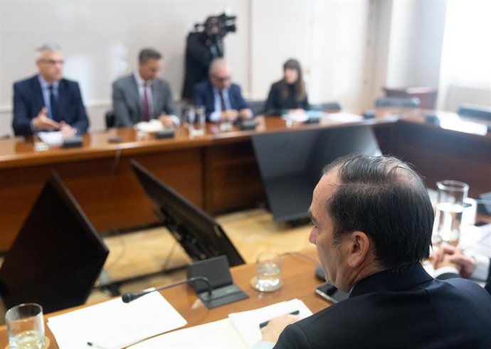 El delegado de Urbanismo, Medio Ambiente y Movilidad del Ayuntamiento de Madrid, Borja Carabante, durante la segunda reunión técnica para el desbloqueo de la Operación Campamento
