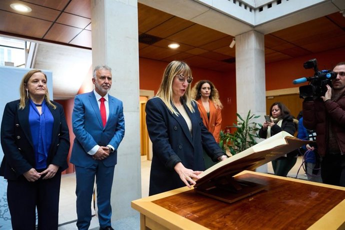 Toma de posesión de Eugenia Gómez de Diego como delegada del Gobierno de España en Cantabria