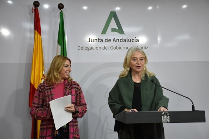 Mercedes Colombo con Inmaculada Olivero en rueda de prensa.