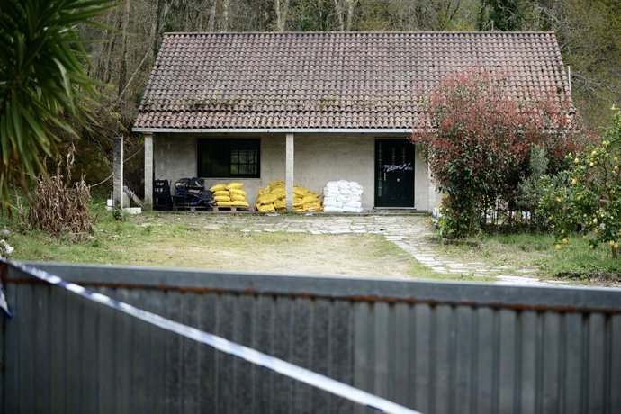 Archivo - Un conjunto de sacos en la entrada de una vivienda donde se ha encontrado un laboratorio de cocaína, a 22 de marzo de 2023, en San Xurxo de Sacos, Cerdedo-Cotobade, Pontevedra, Galicia (España).