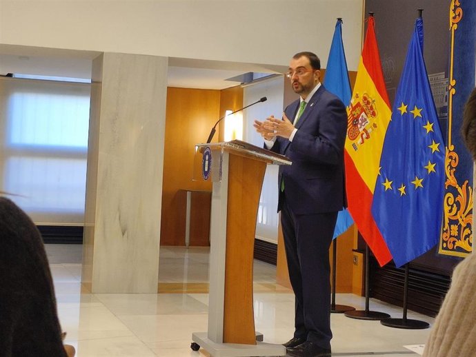 El presidente del Principado de Asturias, Adrián Barbón