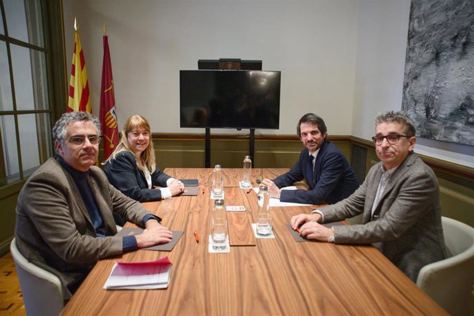 Archivo - La consellera de Cultura de la Generalitat de Catalunya, Natlia Garriga, durante una reunión con el ministro de Cultura, Ernest Urtasun (2d), en la sede de la consellería, a 12 de enero de 2024, en Barcelona, Catalunya (España).