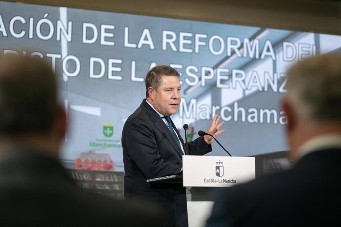 Intervención del presidente de Castilla-La Mancha, Emiliano García-Page en Marchamalo durante la inauguración de las obras de mejora del colegio público Cristo de la Esperanza.