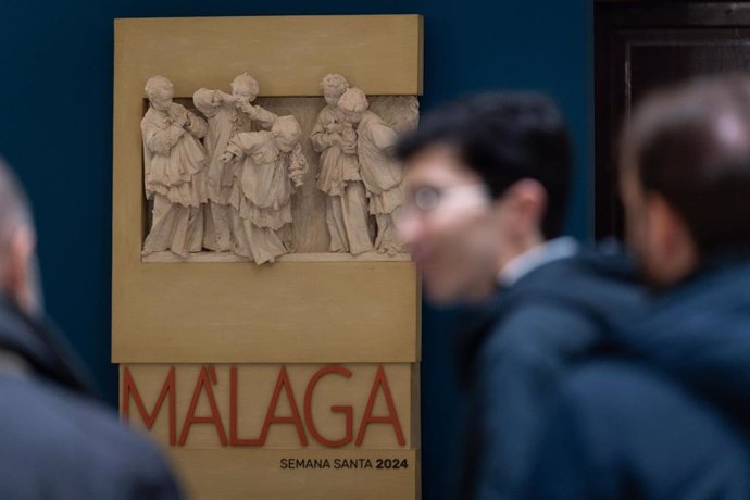 La obra original del cartel de la Semana Santa 2024 se expone en el Archivo Municipal de Málaga