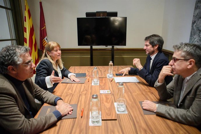Archivo - La consellera de Cultura de la Generalitat de Catalunya, Natlia Garriga, durante una reunión con el ministro de Cultura, Ernest Urtasun (2d), en la sede de la consellería, a 12 de enero de 2024, en Barcelona, Catalunya (España).