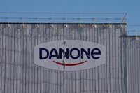El Ministerio de Industria contacta con Danone para hacer seguimiento del cierre de la planta en Barcelona