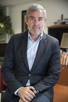 Archivo - El ex presidente canario y líder de Coalición Canaria (CC) Fernando Clavijo, tras una entrevista con Europa Press en la sede del partido, a 9 de septiembre de 2022, en Santa Cruz de Tenerife, Canarias (España). Clavijo, miembro de Coalición Ca