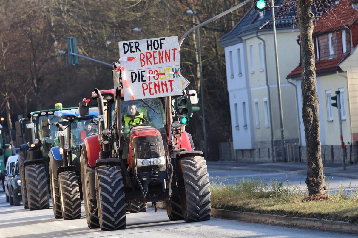 Niemieccy rolnicy blokują granicę z Polską w ramach protestu przeciwko cięciom ogłoszonym przez Berlin