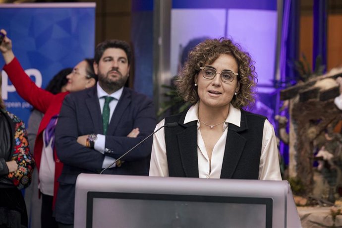 Archivo - La eurodiputada Dolors Montserrat, interviene durante la inauguración del belén murciano en el Parlamento Europeo, a 28 de noviembre de 2023, en Bruselas (Bélgica). 