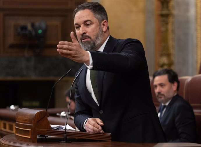 El líder de VOX, Santiago Abascal, interviene durante un pleno en el Congreso de los Diputados.
