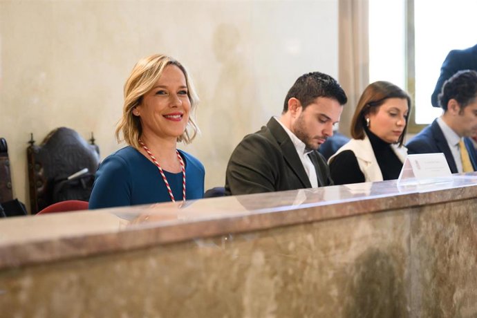 Amalia María Martín toma posesión como concejala en el Ayuntamiento de Almería