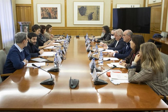 La Plataforma del Tercer Sector (PTS) se reúne con el ministro de Derechos Sociales, Consumo y Agenda 2030, Pablo Bustinduy.