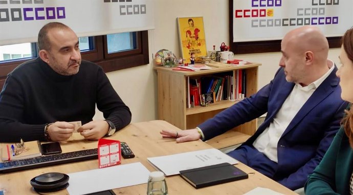 El secretario general de CC.OO. De Catalunya, Javier Pacheco, y el delegado del Gobierno en Catalunya, Carlos Prieto.