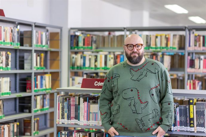 El traductor Juan Naranjo se hace cargo del taller 'Club de lectura de cómic con autora'.