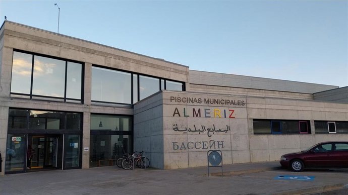 Acceso a las piscinas Almériz de Huesca.