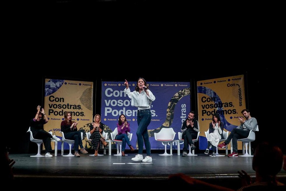 Archivo - La secretaria de Acción de Gobierno de Podemos y ministra de Igualdad en funciones, Irene Montero, interviene durante una Conferencia Política del partido, en el Círculo de Bellas Artes, a 4 de noviembre de 2023, en Madrid (España).